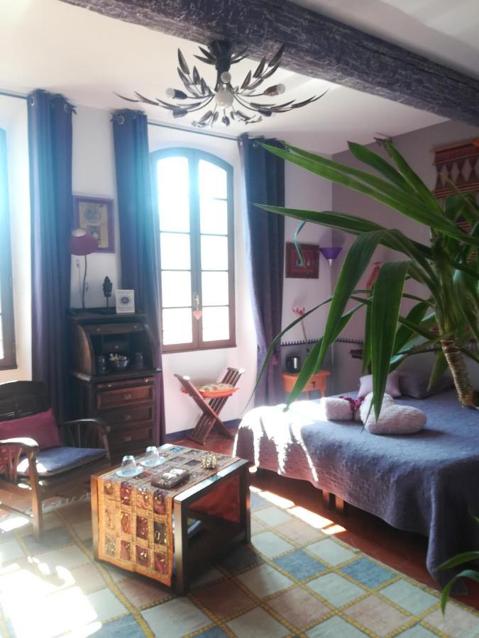 Maison D'Hote La Tourette Кукуньян Экстерьер фото