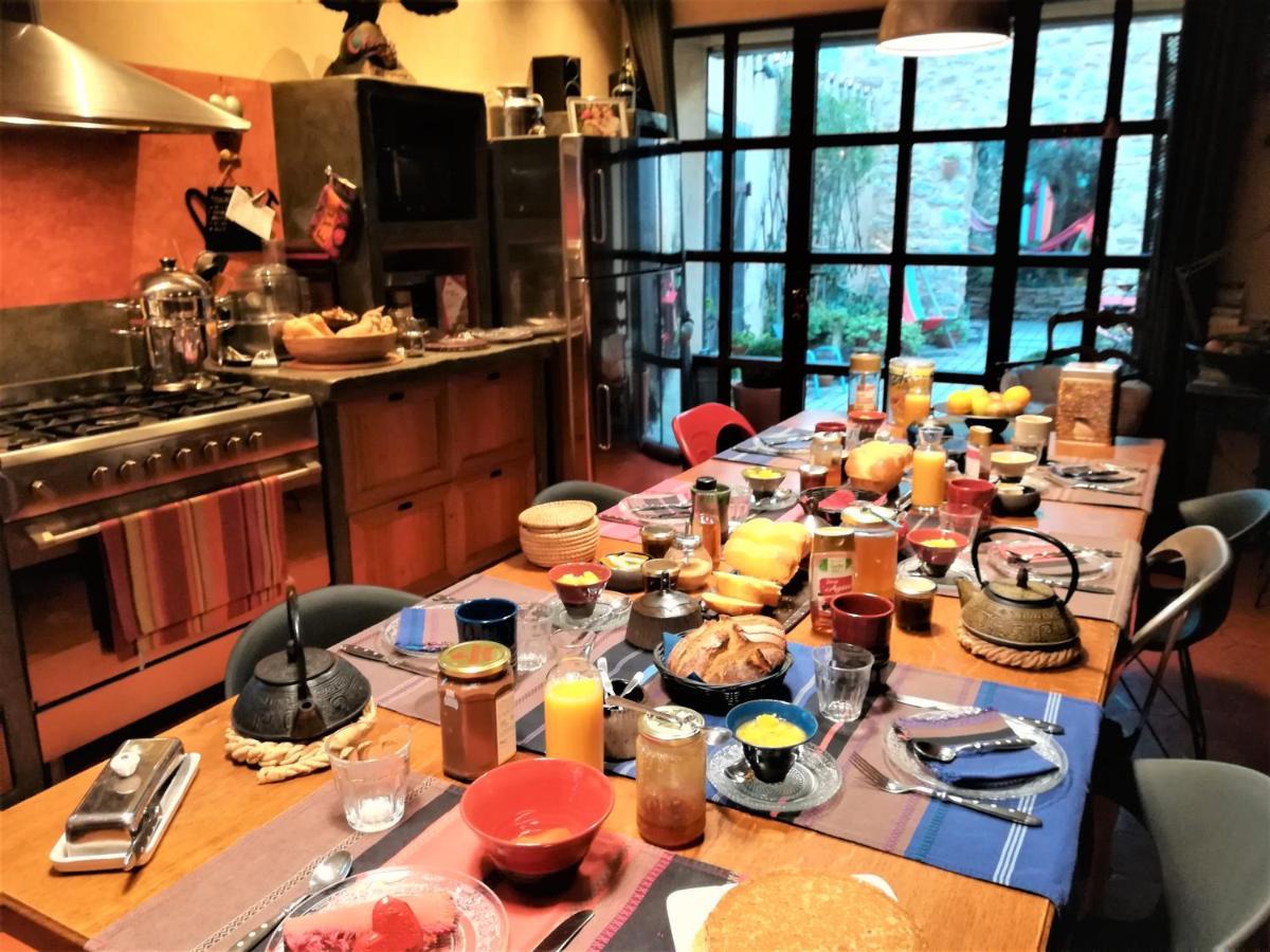 Maison D'Hote La Tourette Кукуньян Экстерьер фото